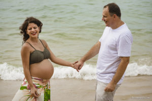 Ensaio de gestante com pet, Ensaio de gestante criativo, Ensaio de gestante ao ar livre, Ensaio de gestante o que usar, Ensaio de gestante na praia, melhor fotógrafa de parto, melhor fotógrafa de família, melhor fotógrafa de peto, clara Sampaio fotografia