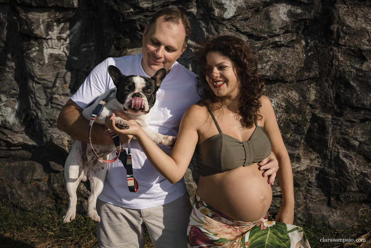 Ensaio de gestante com pet, Ensaio de gestante criativo, Ensaio de gestante ao ar livre, Ensaio de gestante o que usar, Ensaio de gestante na praia, melhor fotógrafa de parto, melhor fotógrafa de família, melhor fotógrafa de peto, clara Sampaio fotografia