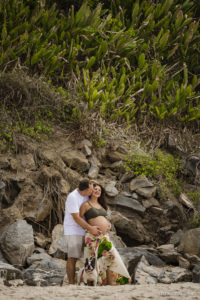 Ensaio de gestante com pet, Ensaio de gestante criativo, Ensaio de gestante ao ar livre, Ensaio de gestante o que usar, Ensaio de gestante na praia, melhor fotógrafa de parto, melhor fotógrafa de família, melhor fotógrafa de peto, clara Sampaio fotografia