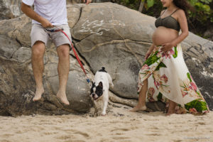 Ensaio de gestante com pet, Ensaio de gestante criativo, Ensaio de gestante ao ar livre, Ensaio de gestante o que usar, Ensaio de gestante na praia, melhor fotógrafa de parto, melhor fotógrafa de família, melhor fotógrafa de peto, clara Sampaio fotografia