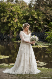 Casamento no sítio meio do mato, casamento no pôr do sol, casamento no fim de tarde, noivas 2021, noivas 2022, casamento criativo, vestido de noiva, casando no meio do mato, melhor fotógrafo de casamento rj, casando no sítio meio do mato, clara Sampaio fotografia