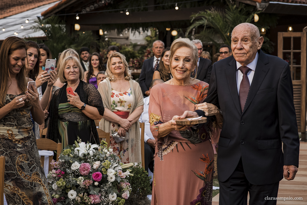 Casamento no sítio meio do mato, casamento no pôr do sol, casamento no fim de tarde, noivas 2021, noivas 2022, casamento criativo, vestido de noiva, casando no meio do mato, melhor fotógrafo de casamento rj, casando no sítio meio do mato, clara Sampaio fotografia