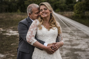 Casamento no sítio meio do mato, casamento no pôr do sol, casamento no fim de tarde, noivas 2021, noivas 2022, casamento criativo, vestido de noiva, casando no meio do mato, melhor fotógrafo de casamento rj, casando no sítio meio do mato, clara Sampaio fotografia