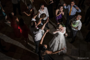 Casamento no sítio meio do mato, casamento no pôr do sol, casamento no fim de tarde, noivas 2021, noivas 2022, casamento criativo, vestido de noiva, casando no meio do mato, melhor fotógrafo de casamento rj, casando no sítio meio do mato, clara Sampaio fotografia