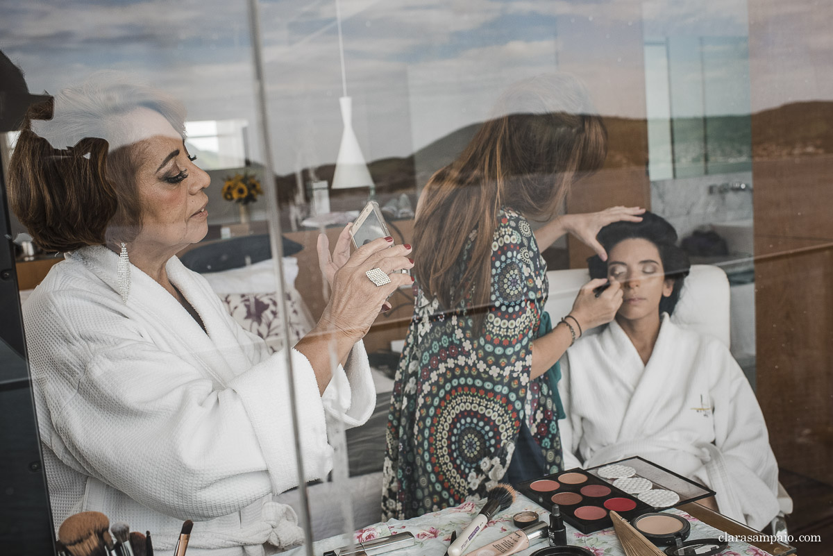 Estória de casamento, casamento criativo, noivas 2021, noivas 2022, casando em búzios, casamento no rio de janeiro, vestido de noiva, making of em niterói, clara Sampaio fotografia