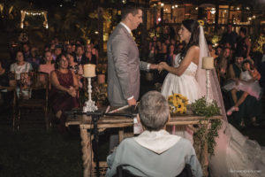 Estória de casamento, casamento criativo, noivas 2021, noivas 2022, casando em búzios, casamento no rio de janeiro, vestido de noiva, making of em niterói, clara Sampaio fotografia