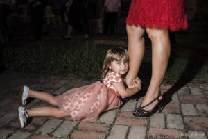 Estória de casamento, casamento criativo, noivas 2021, noivas 2022, casando em búzios, casamento no rio de janeiro, vestido de noiva, making of em niterói, clara Sampaio fotografia