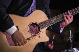 Estória de casamento, casamento criativo, noivas 2021, noivas 2022, casando em búzios, casamento no rio de janeiro, vestido de noiva, making of em niterói, clara Sampaio fotografia