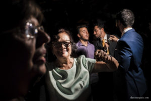 Estória de casamento, casamento criativo, noivas 2021, noivas 2022, casando em búzios, casamento no rio de janeiro, vestido de noiva, making of em niterói, clara Sampaio fotografia