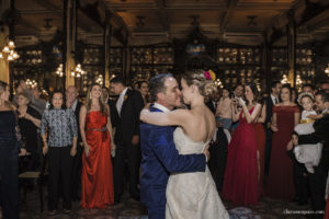 Casamento na confeitaria Colombo, melhor fotógrafo de casamento, casamento na igreja São José, casamento criativo, vestido de noiva, fotos na alerj, making of no hotel prodigy, noivas 2021, noivas 2022, clara Sampaio fotografia