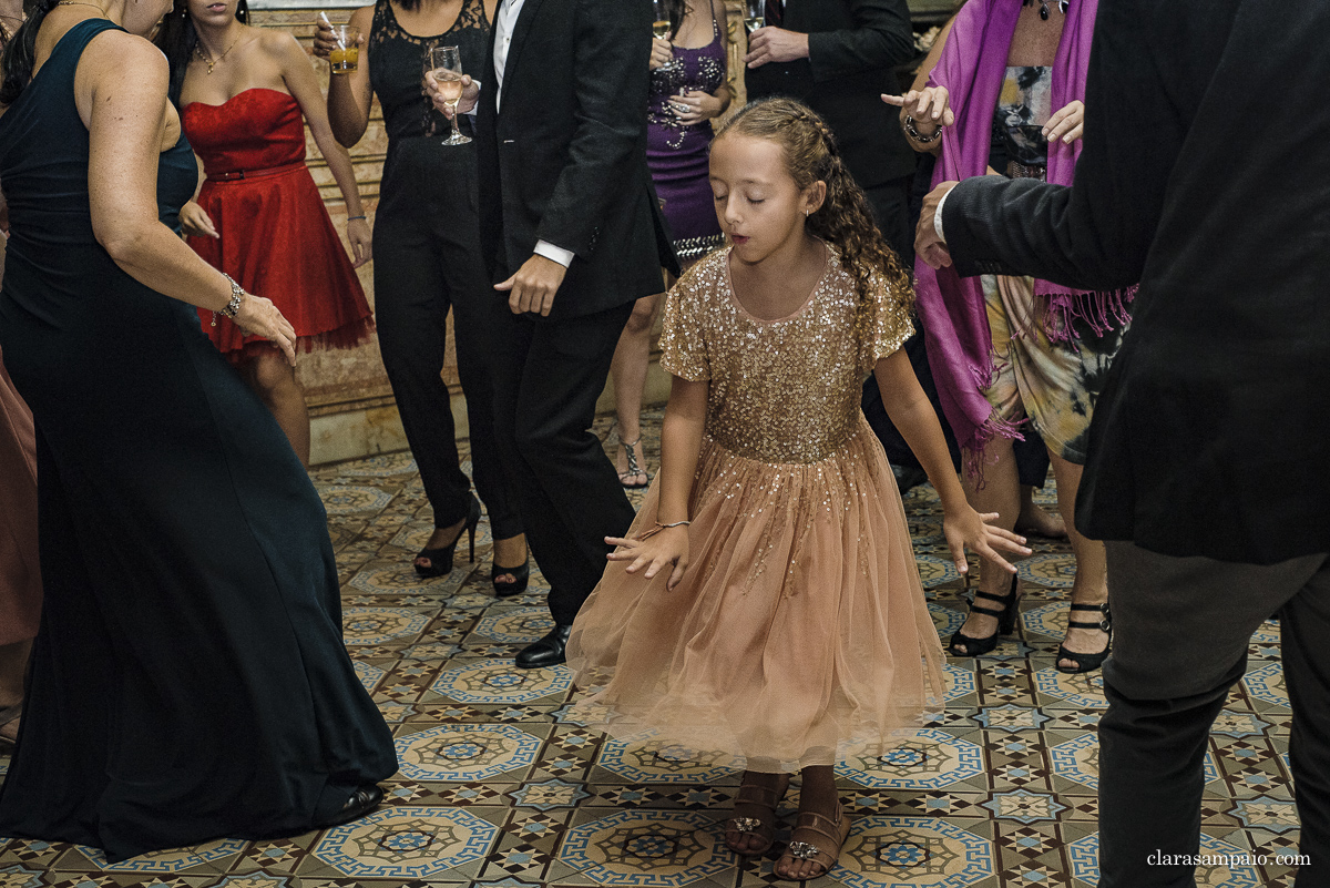 Casamento na confeitaria Colombo, melhor fotógrafo de casamento, casamento na igreja São José, casamento criativo, vestido de noiva, fotos na alerj, making of no hotel prodigy, noivas 2021, noivas 2022, clara Sampaio fotografia