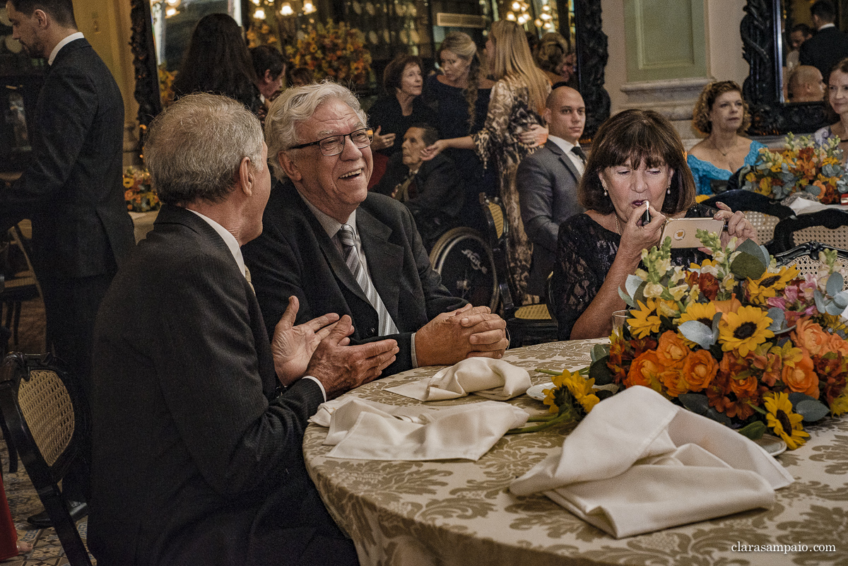 Casamento na confeitaria Colombo, melhor fotógrafo de casamento, casamento na igreja São José, casamento criativo, vestido de noiva, fotos na alerj, making of no hotel prodigy, noivas 2021, noivas 2022, clara Sampaio fotografia