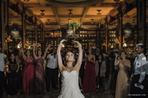 Casamento na confeitaria Colombo, melhor fotógrafo de casamento, casamento na igreja São José, casamento criativo, vestido de noiva, fotos na alerj, making of no hotel prodigy, noivas 2021, noivas 2022, clara Sampaio fotografia