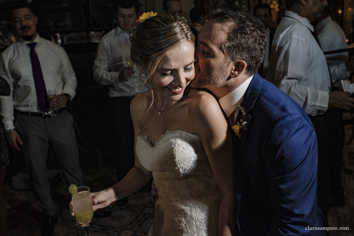 Casamento na confeitaria Colombo, melhor fotógrafo de casamento, casamento na igreja São José, casamento criativo, vestido de noiva, fotos na alerj, making of no hotel prodigy, noivas 2021, noivas 2022, clara Sampaio fotografia