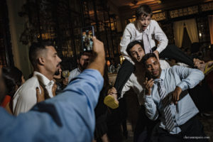 Casamento na confeitaria Colombo, melhor fotógrafo de casamento, casamento na igreja São José, casamento criativo, vestido de noiva, fotos na alerj, making of no hotel prodigy, noivas 2021, noivas 2022, clara Sampaio fotografia