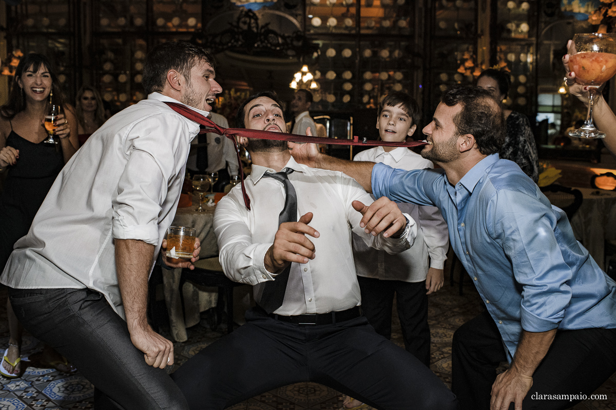 Casamento na confeitaria Colombo, melhor fotógrafo de casamento, casamento na igreja São José, casamento criativo, vestido de noiva, fotos na alerj, making of no hotel prodigy, noivas 2021, noivas 2022, clara Sampaio fotografia