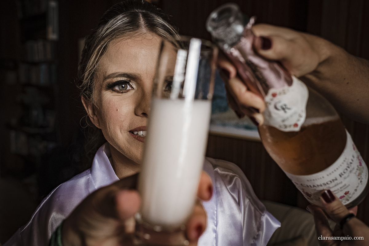 Casamento no fim de tarde, melhor fotógrafo de casamento, casamento na Casa da Polônia, casamento criativo, vestido de noiva, making of em casa, noivas 2021, noivas 2022, clara Sampaio fotografia, noivas 2023, casamento de dia, decoração para casamento de dia