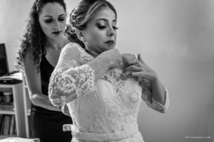 Casamento no fim de tarde, melhor fotógrafo de casamento, casamento na Casa da Polônia, casamento criativo, vestido de noiva, making of em casa, noivas 2021, noivas 2022, clara Sampaio fotografia, noivas 2023, casamento de dia, decoração para casamento de dia