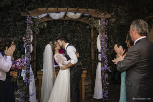 Casamento no fim de tarde, melhor fotógrafo de casamento, casamento na Casa da Polônia, casamento criativo, vestido de noiva, making of em casa, noivas 2021, noivas 2022, clara Sampaio fotografia, noivas 2023, casamento de dia, decoração para casamento de dia