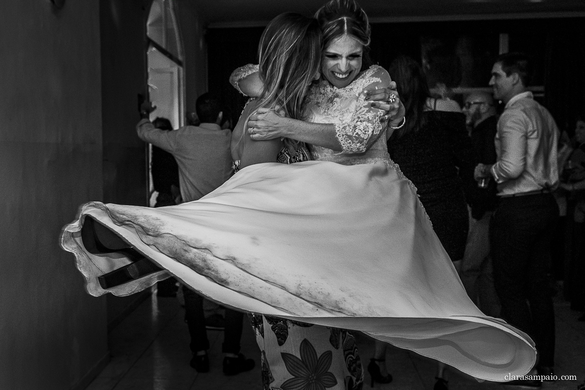 Casamento no fim de tarde, melhor fotógrafo de casamento, casamento na Casa da Polônia, casamento criativo, vestido de noiva, making of em casa, noivas 2021, noivas 2022, clara Sampaio fotografia, noivas 2023, casamento de dia, decoração para casamento de dia