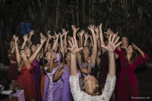 Casamento no fim de tarde, melhor fotógrafo de casamento, casamento na Casa da Polônia, casamento criativo, vestido de noiva, making of em casa, noivas 2021, noivas 2022, clara Sampaio fotografia, noivas 2023, casamento de dia, decoração para casamento de dia