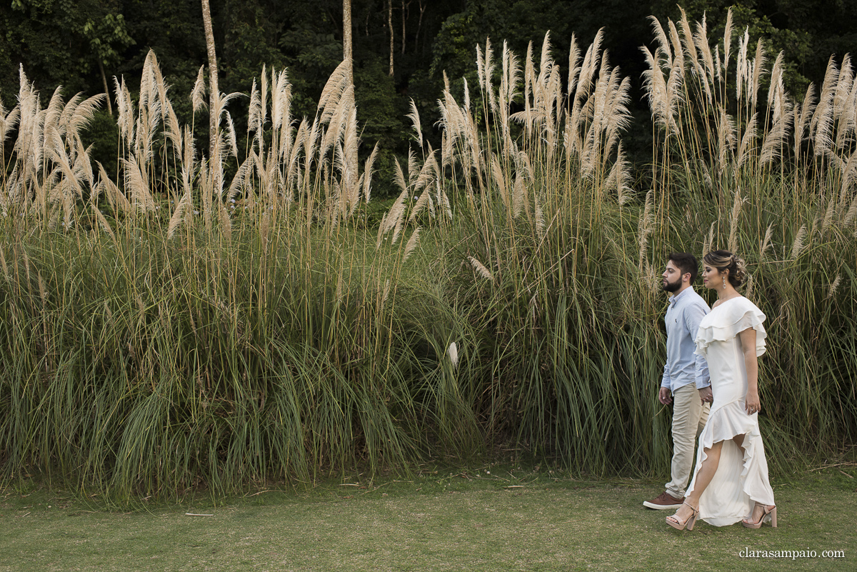 Ensaio no pôr do sol, melhor fotógrafo de casamento, ensaio no fim de tarde, ensaio de casal, ensaio pré casamento, ensaio no campo, fotos para casamento, e-session, clara Sampaio