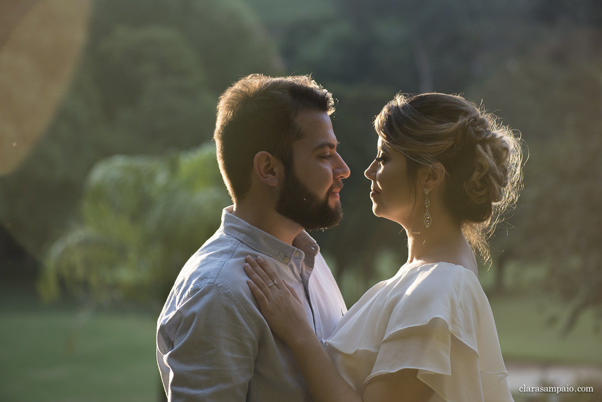 Ensaio no pôr do sol, melhor fotógrafo de casamento, ensaio no fim de tarde, ensaio de casal, ensaio pré casamento, ensaio no campo, fotos para casamento, e-session, clara Sampaio