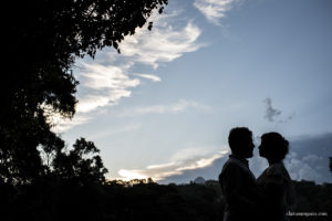 Ensaio no pôr do sol, melhor fotógrafo de casamento, ensaio no fim de tarde, ensaio de casal, ensaio pré casamento, ensaio no campo, fotos para casamento, e-session, clara Sampaio