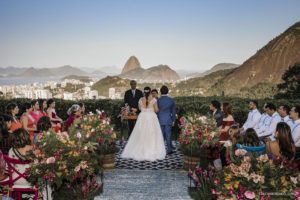 Casamento na Casa de Santa Teresa, casamento de dia, casamento criativo, noivas 2021, noivas 2022, casamento criativo, melhor fotógrafo de casamento rio de janeiro, vestido de noiva, decoração casamento de dia, clara Sampaio fotografia