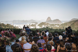 Casamento na Casa de Santa Teresa, casamento de dia, casamento criativo, noivas 2021, noivas 2022, casamento criativo, melhor fotógrafo de casamento rio de janeiro, vestido de noiva, decoração casamento de dia, clara Sampaio fotografia