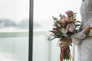 Casamento na Casa de Santa Teresa, casamento de dia, casamento criativo, noivas 2021, noivas 2022, casamento criativo, melhor fotógrafo de casamento rio de janeiro, vestido de noiva, decoração casamento de dia, clara Sampaio fotografia